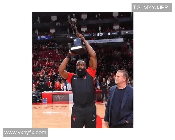 詹姆斯哈登的篮球之路与未来展望:从MVP到球队领袖的蜕变与挑战